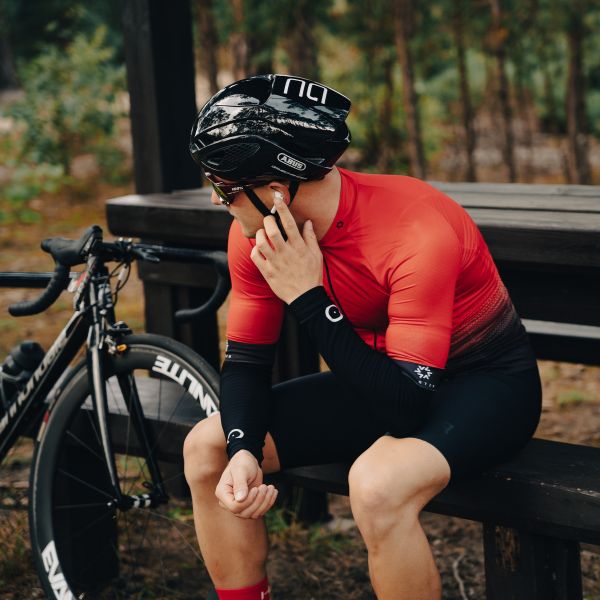 jak-wlaczyc-sluchawki-bezprzewodowe-instrukcja-krok-po-kroku-3